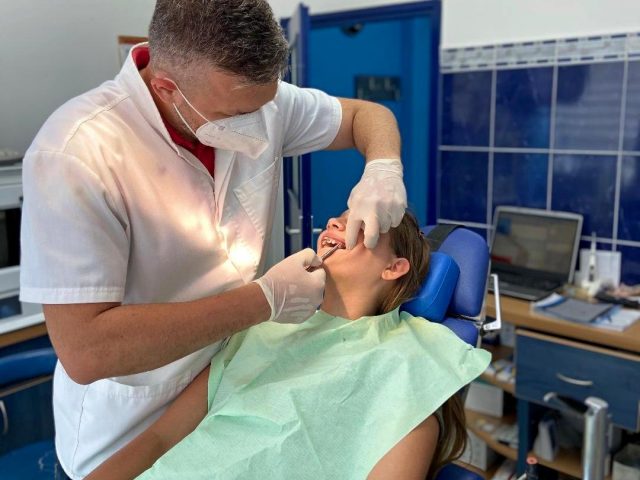 3. Postavljanje fiksne proteze, ortodont dr Boris Vladić